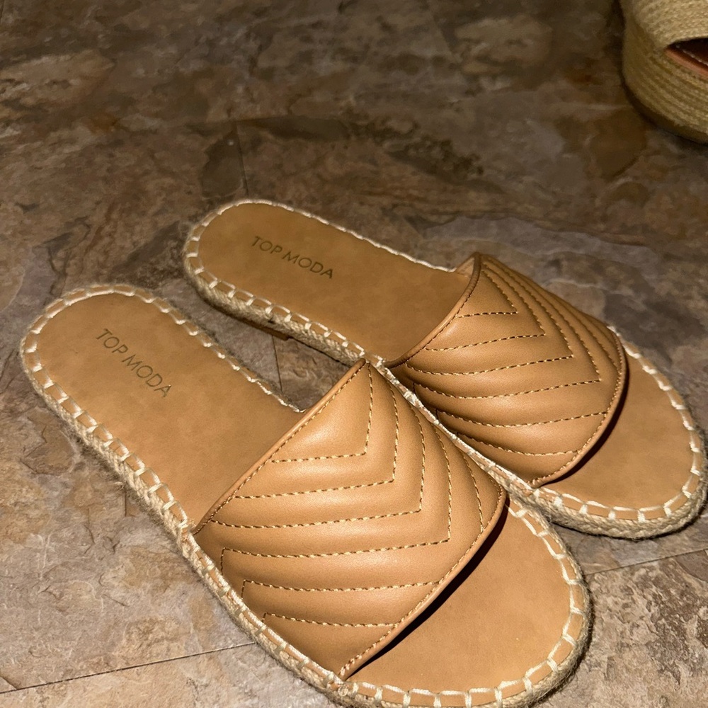 TOP Moda Tan Espadrille Flats with Quilted Design